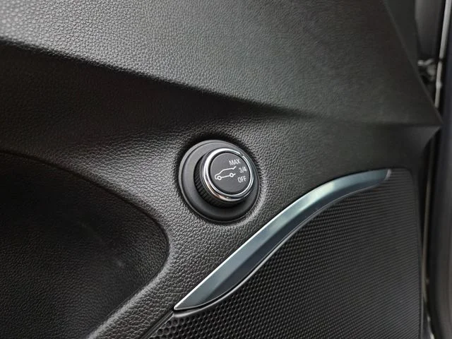 Used 2023 Black Buick Essence image 16