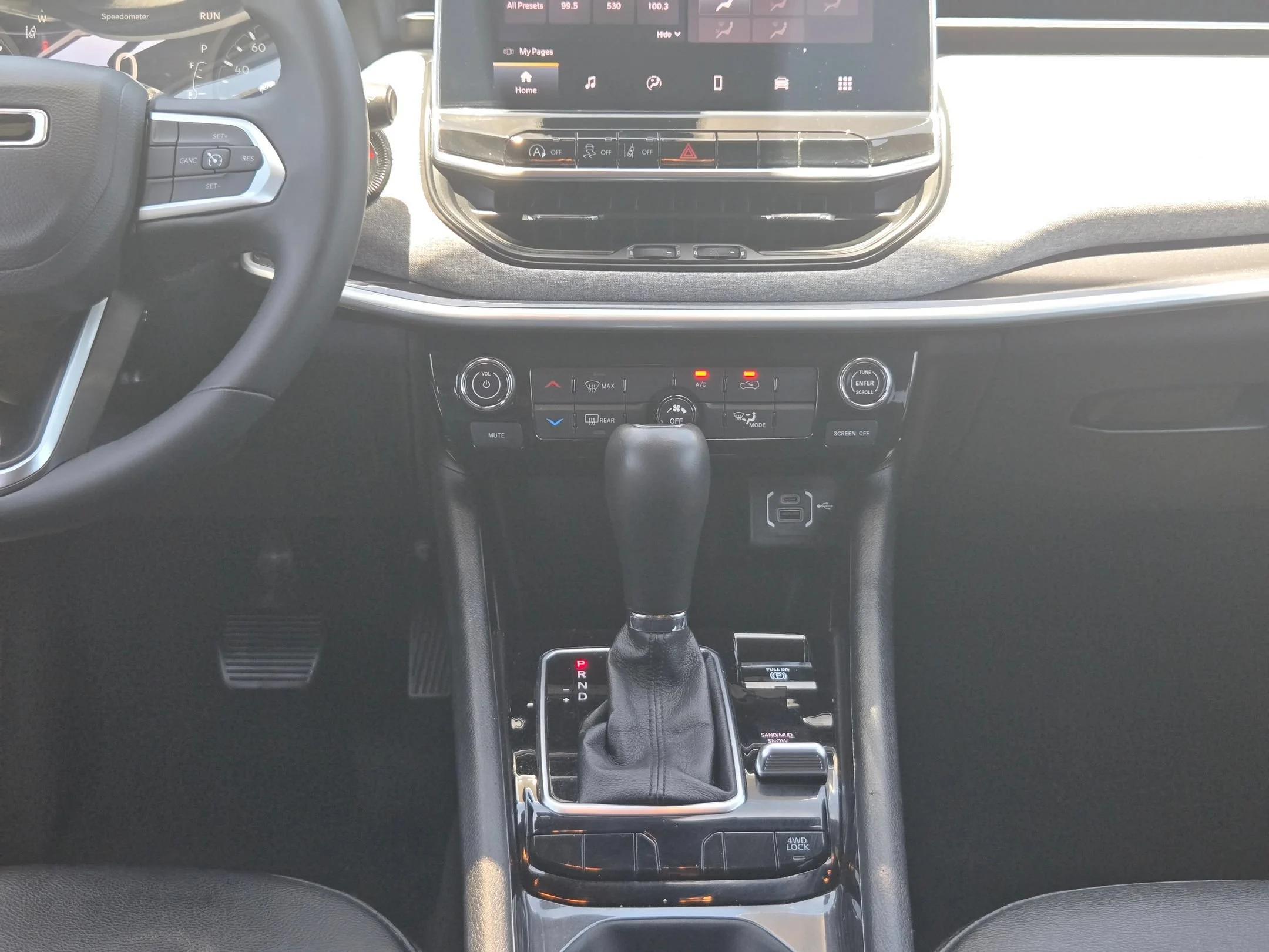 Used 2024 White Jeep Latitude image 17