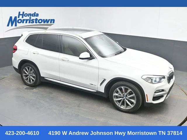 Used 2018 Alpine White BMW xDrive30i image 1