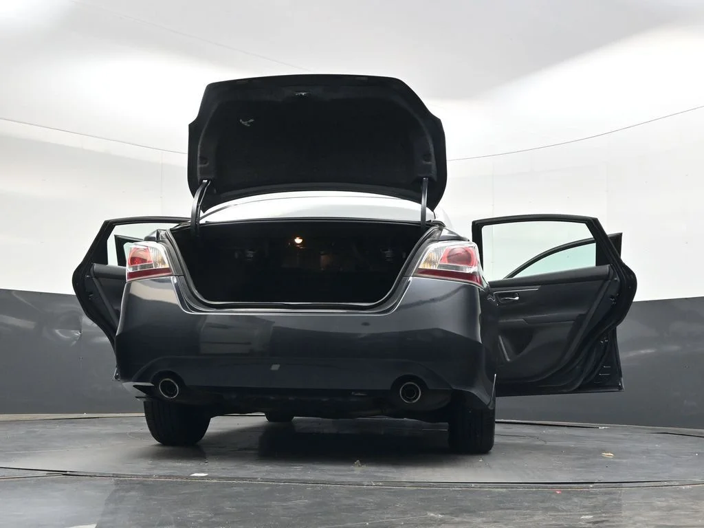Used 2015 Storm Nissan 2.5 S image 40