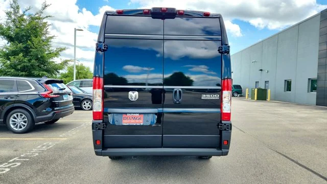 New 2026 Black Clear-Coat Exterior Paint RAM High Roof image 7