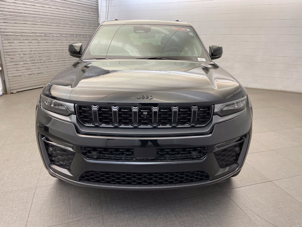 New 2027 High-Gloss Black Paint Jeep  image 8