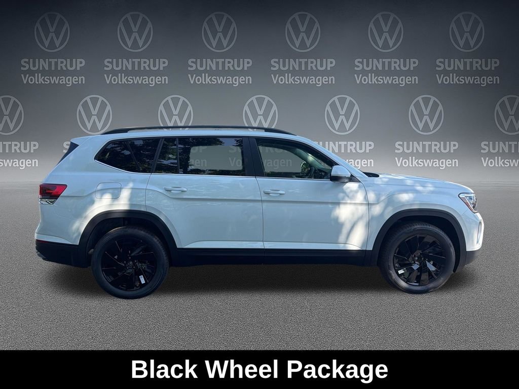 Used 2026 White/off-white Volkswagen SE w/Technology image 6