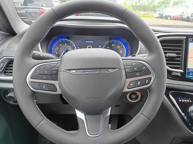 New 2027 Hydro Blue Pearl-Coat Exterior Paint Chrysler Select image 13