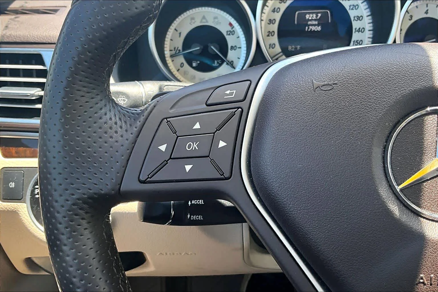 Used 2014 Polar White Mercedes-Benz E 350 image 22