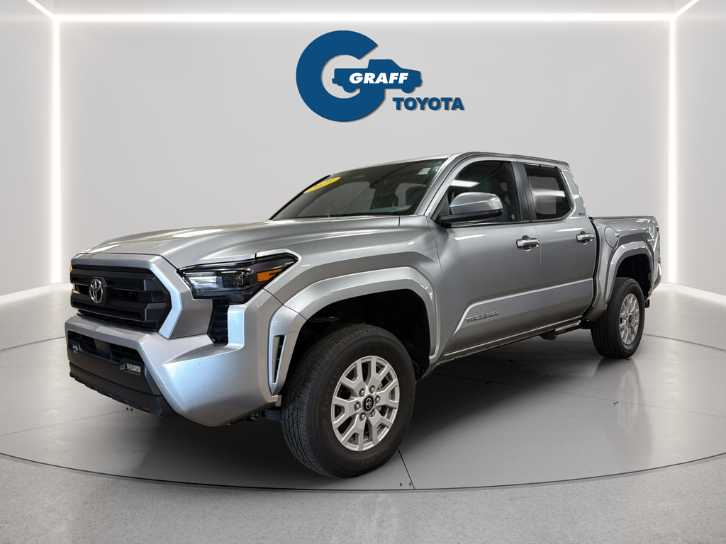 Used 2025 Silver Toyota SR5 image 12