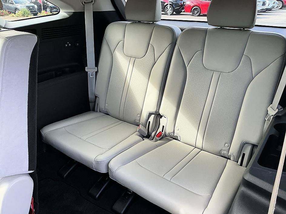 Used 2022 Passion Red Tintcoat Kia S image 27