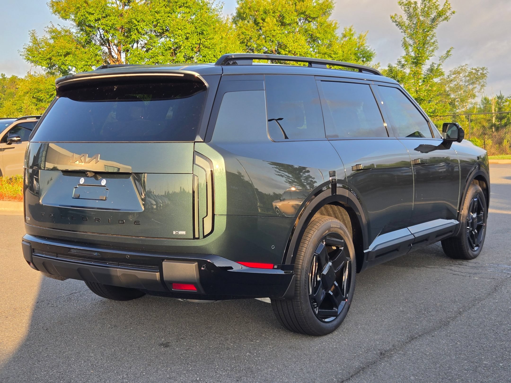 New 2027 Black Jade Green Kia X-Line SX image 7