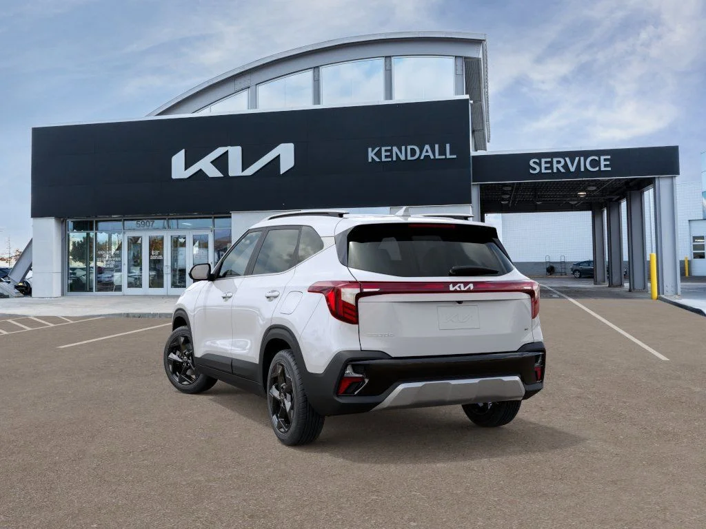 New 2026 Snow White Pearl Kia EX image 4
