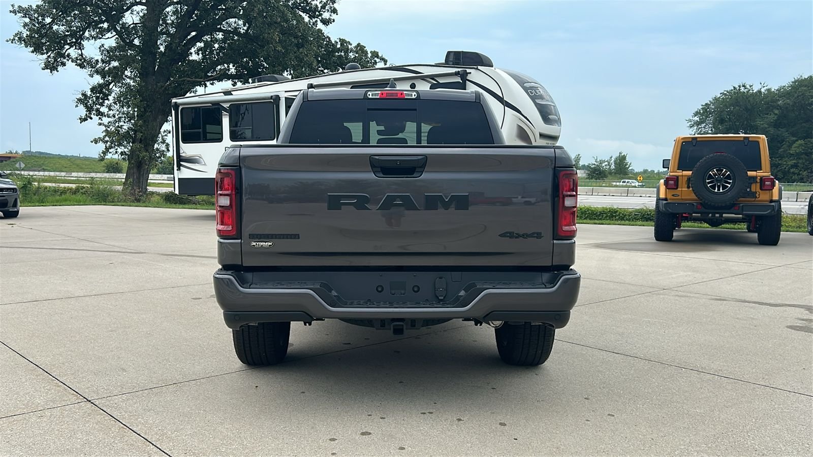 New 2026 Granite Crystal Metallic Clear-Coat Exterior Paint RAM Big Horn/Lone Star image 5