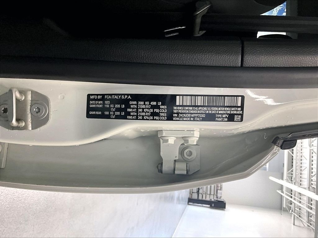 Used 2023 Alpine White Clearcoat Jeep Latitude image 33