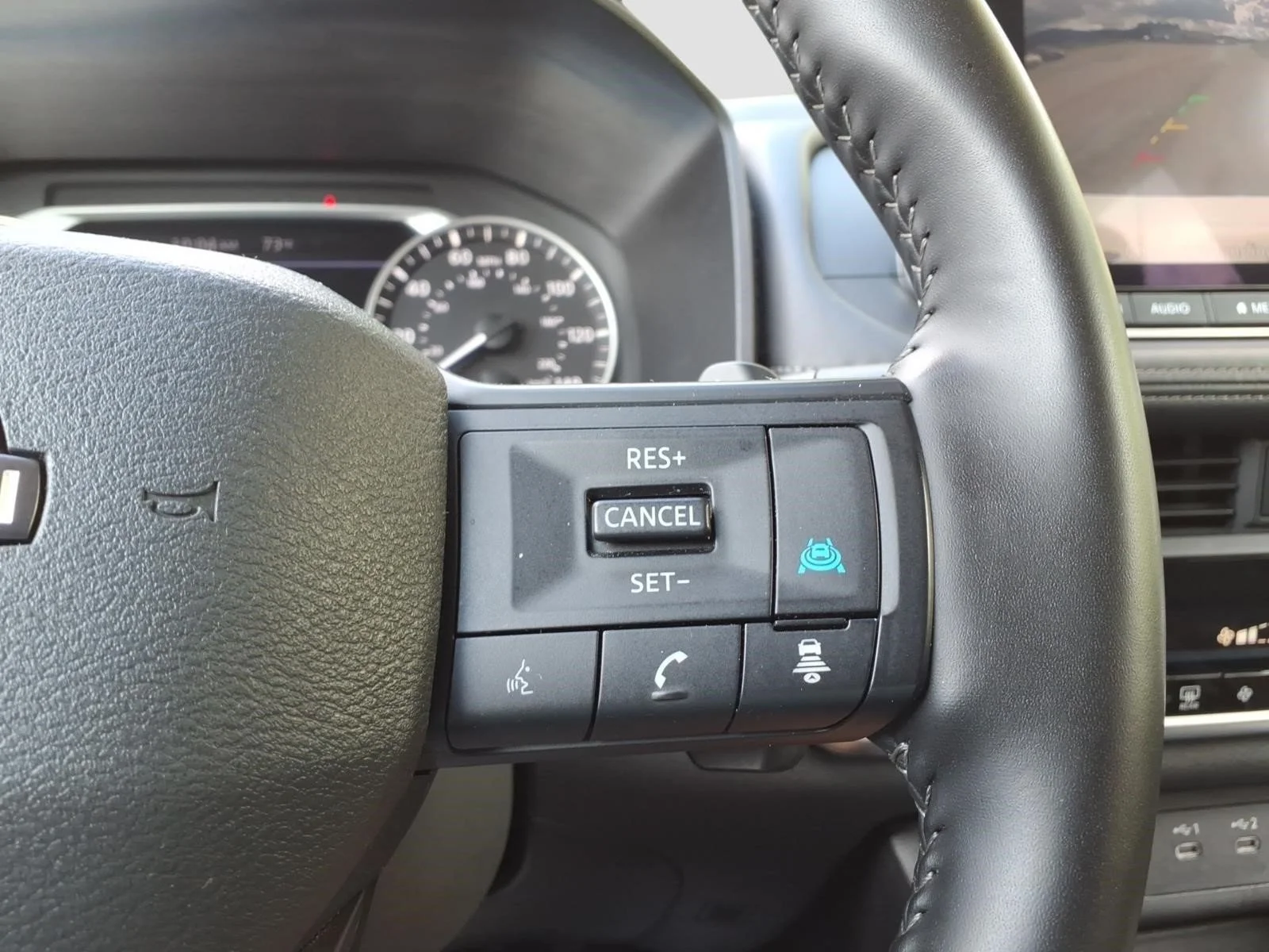 Used 2025 Everest White Pearl Qbe Nissan SV image 22
