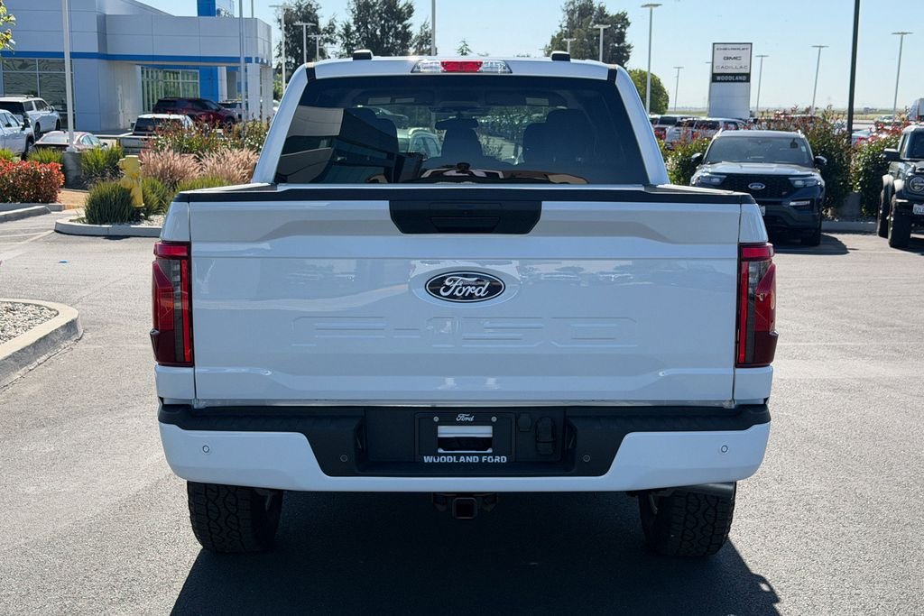 New 2026 Oxford White Ford XLT image 9
