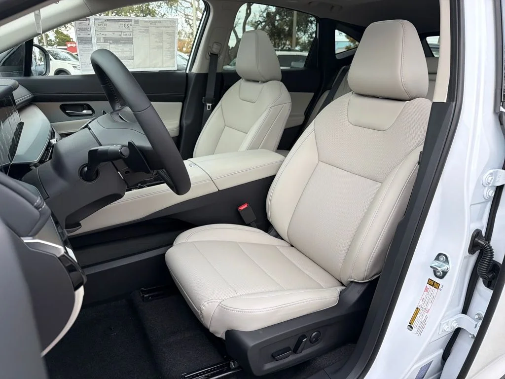 New 2026 White Nissan SL image 29