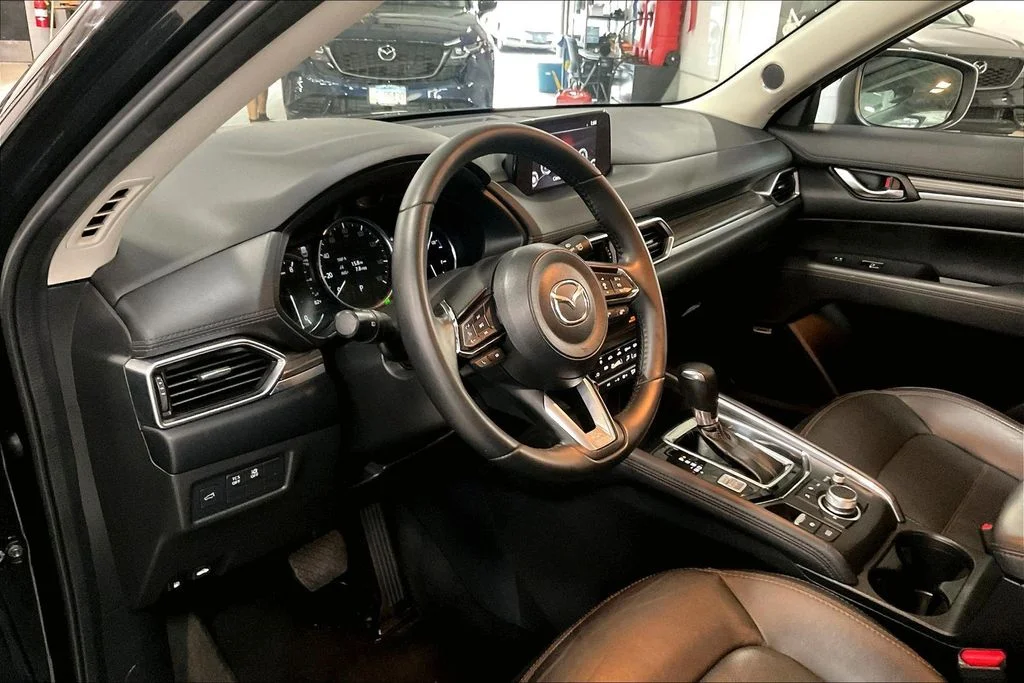 Used 2020 Black Mazda Grand Touring image 13