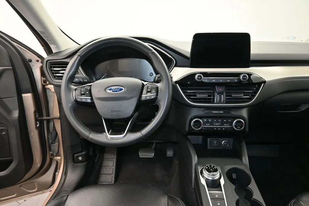 2021 Ford Escape SEL - Photo 16