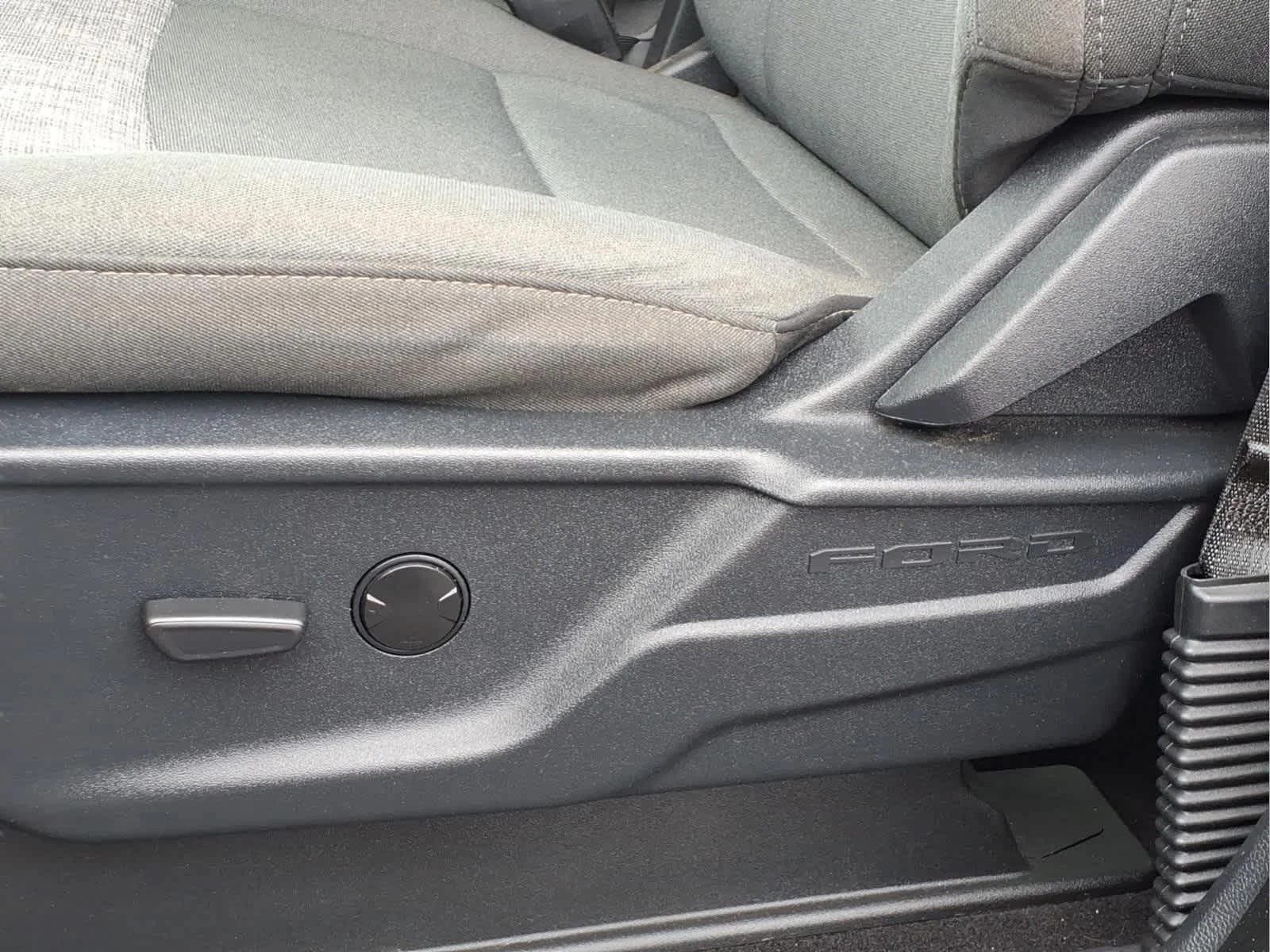 Used 2023 Carbonized Gray Metallic Ford XLT image 28