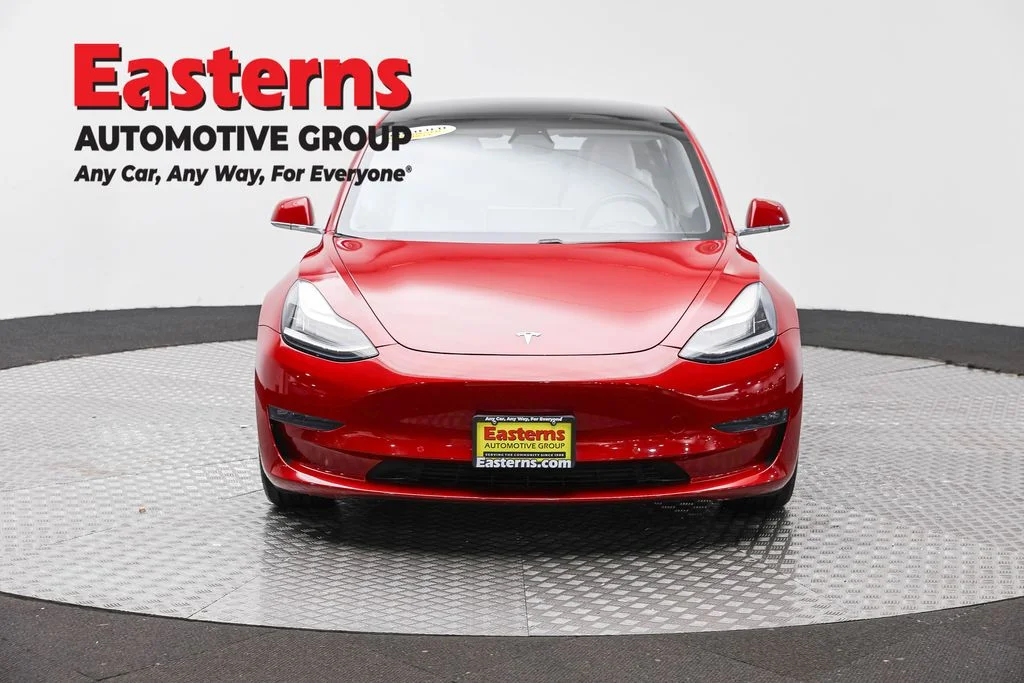 Used 2018 Red Tesla Long Range image 4