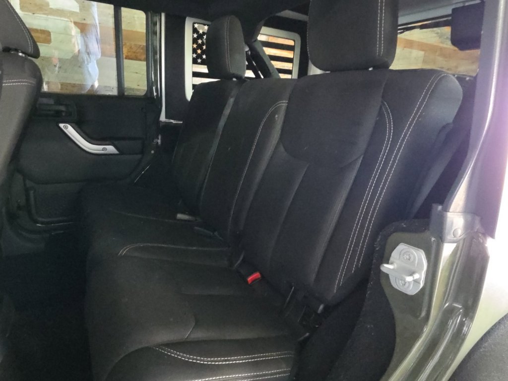 Used 2016 Tank Clearcoat Jeep Unlimited Rubicon image 8