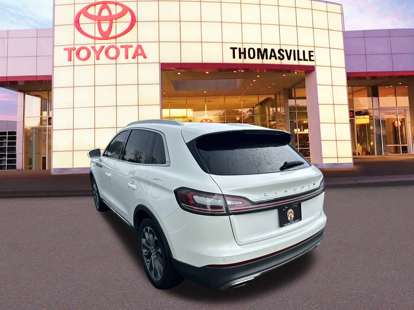Used 2023 White Metallic Lincoln Reserve image 7