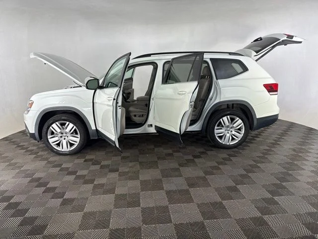 Used 2020 White Volkswagen 2.0T SE w/Technology image 11
