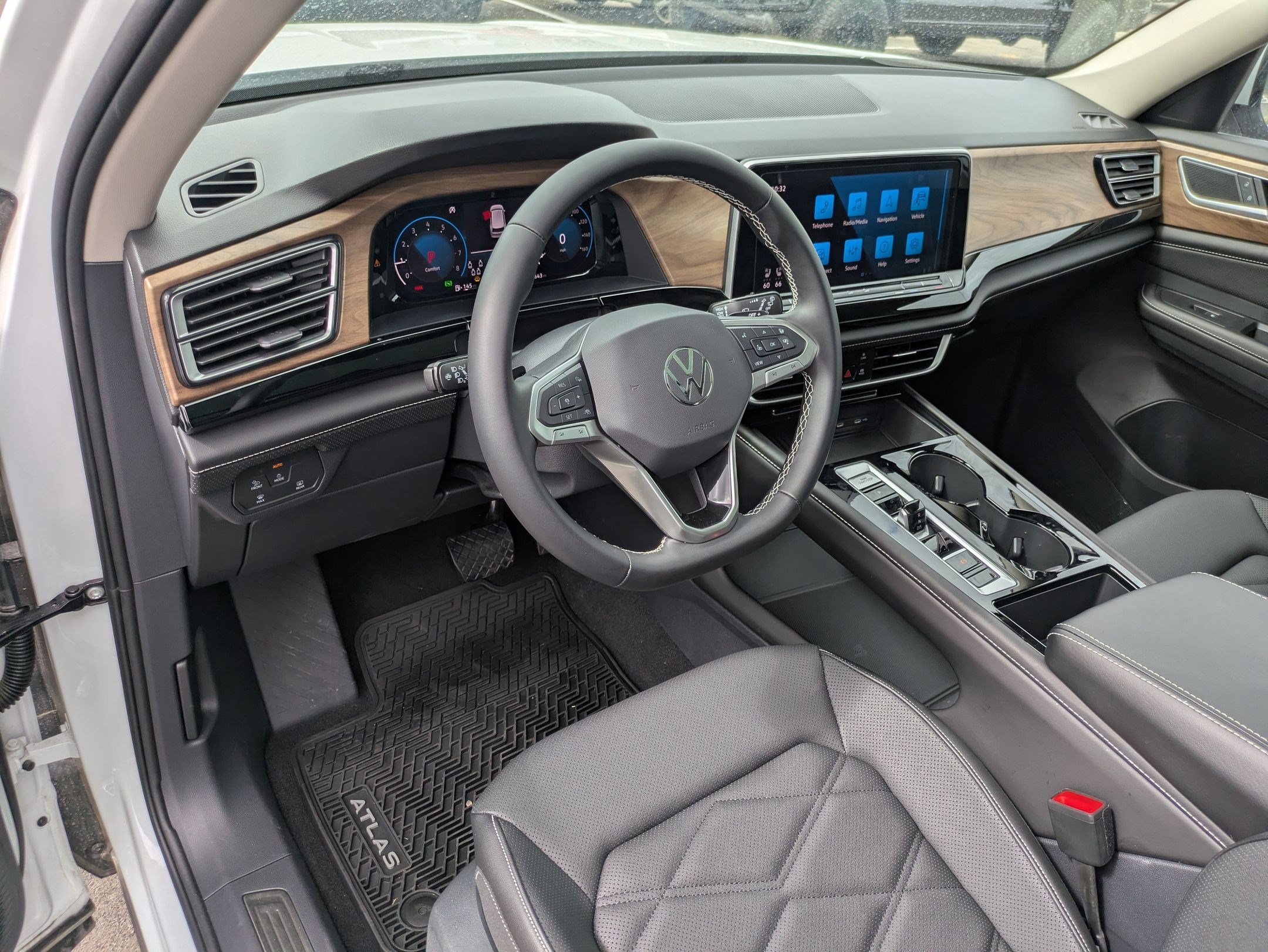 2026 Volkswagen Atlas SE w/Tech - Photo 10