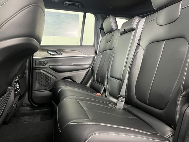 New 2026 Baltic Gray Metallic Clear-Coat Exterior Paint Jeep Limited image 7