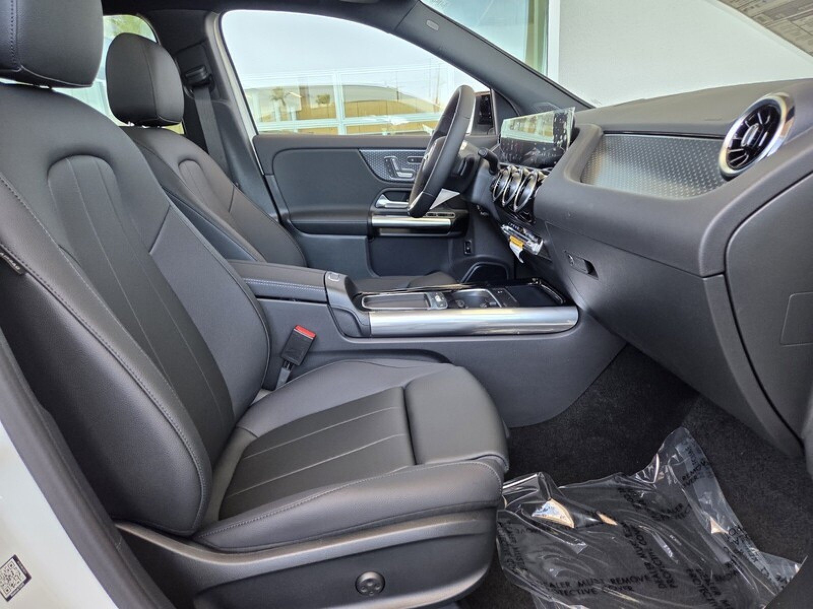 New 2026 Polar White Mercedes-Benz GLA 250 SUV image 17