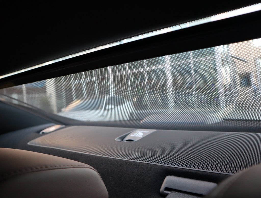 2025 Lexus ES Hybrid 300h - Photo 25