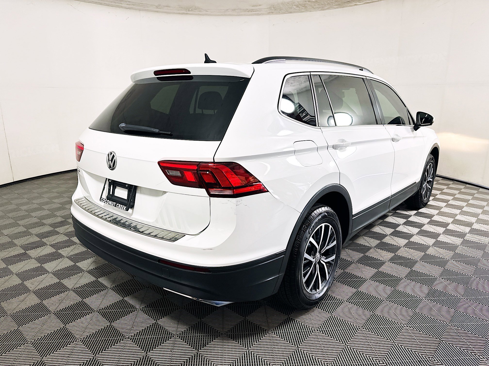 2019 Volkswagen Tiguan thumbnail 6