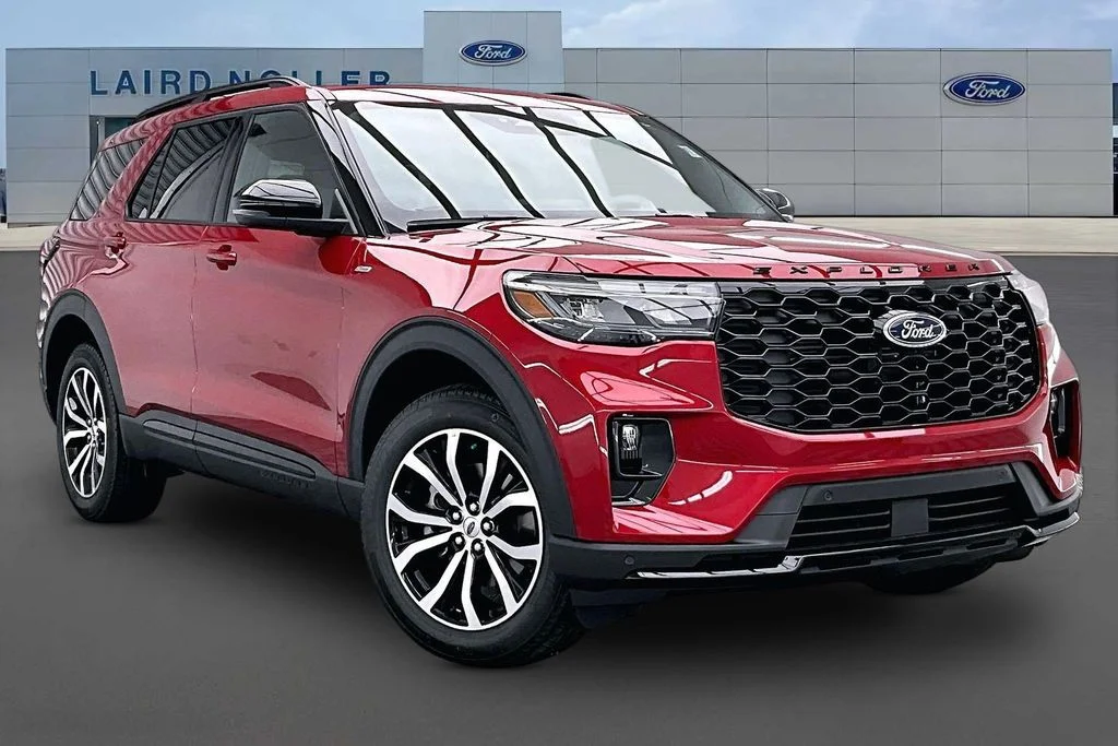 New 2026 Red Metallic Ford ST-Line image 2