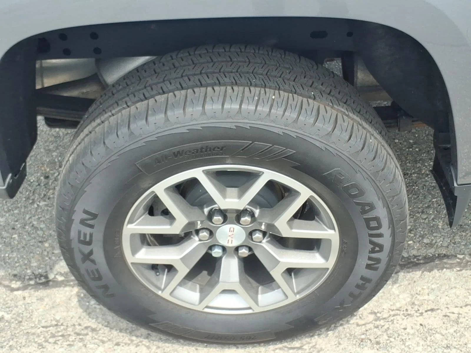 Used 2021 Steel Metallic GMC AT4 w/Cloth image 12