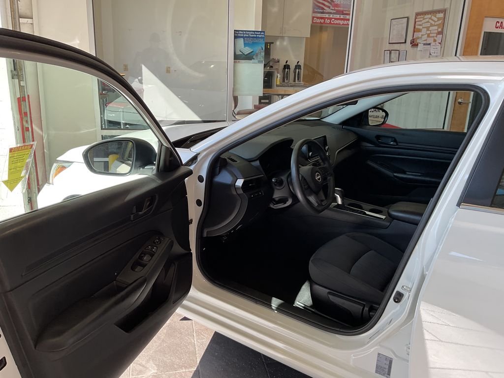 Used 2024 White Nissan 2.5 S image 11