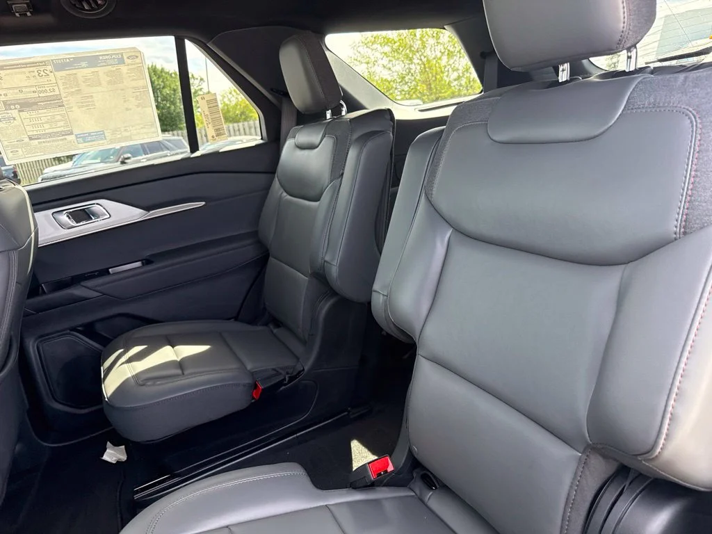 New 2027 Avalanche Gray Ford Active image 26