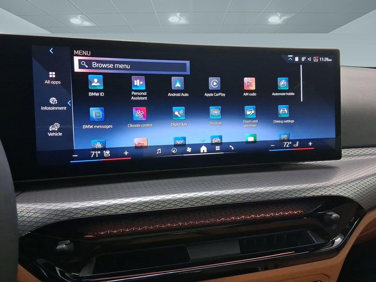 2025 BMW 3 Series 330i - Photo 23