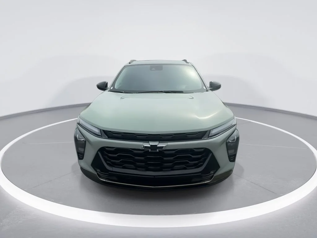 Used 2025 Green Chevrolet ACTIV image 3
