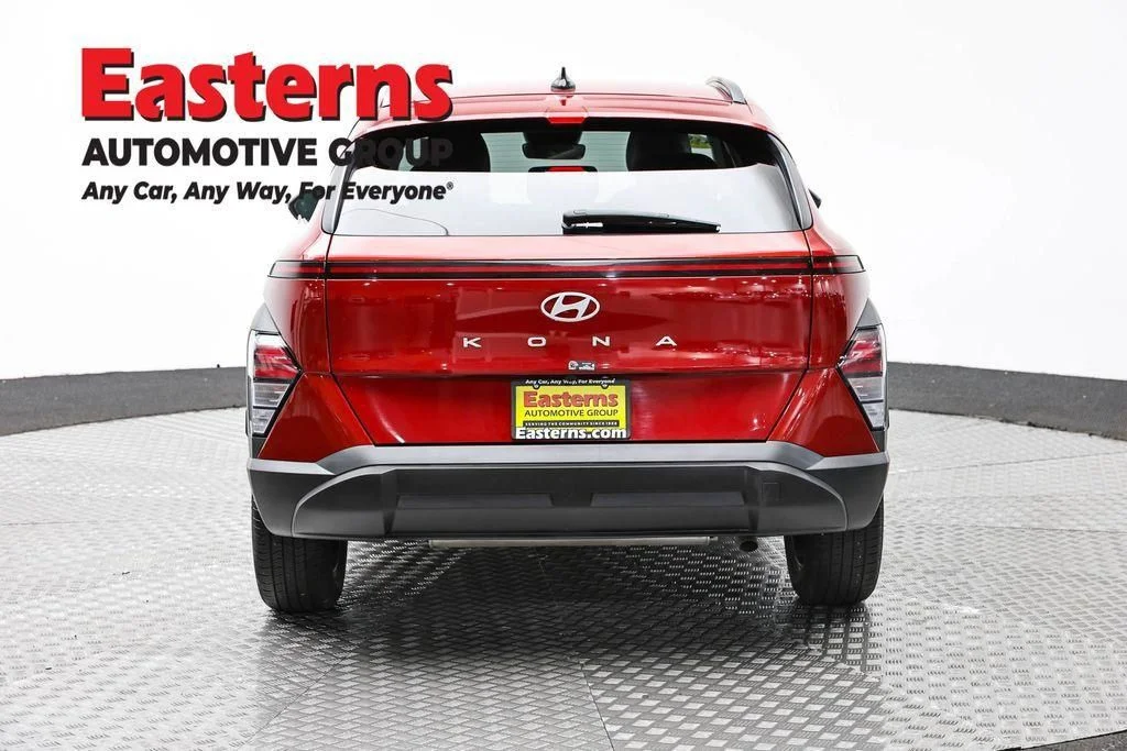 Used 2025 Red Hyundai SEL image 8
