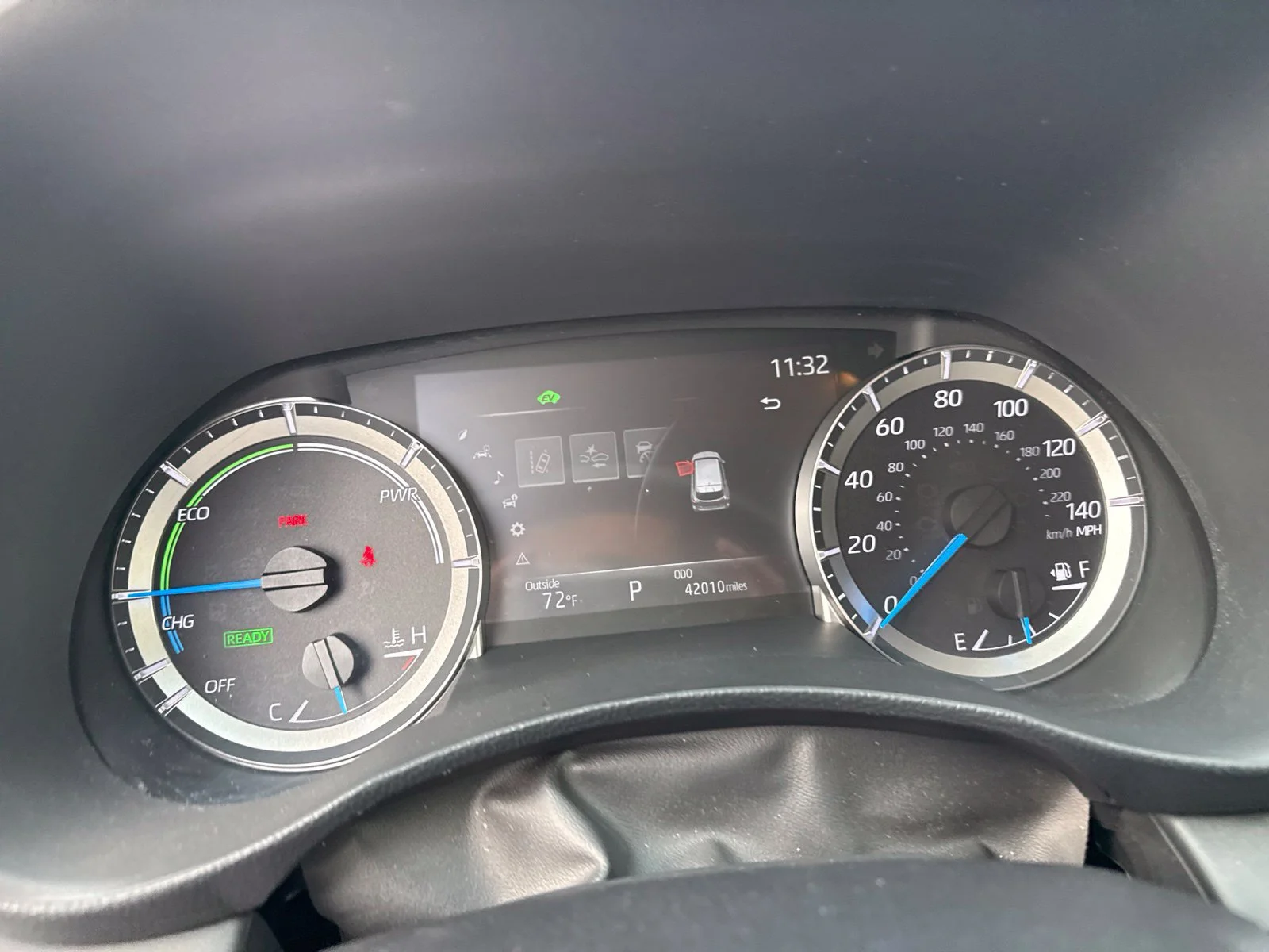 Used 2025  Toyota Hybrid XLE image 15