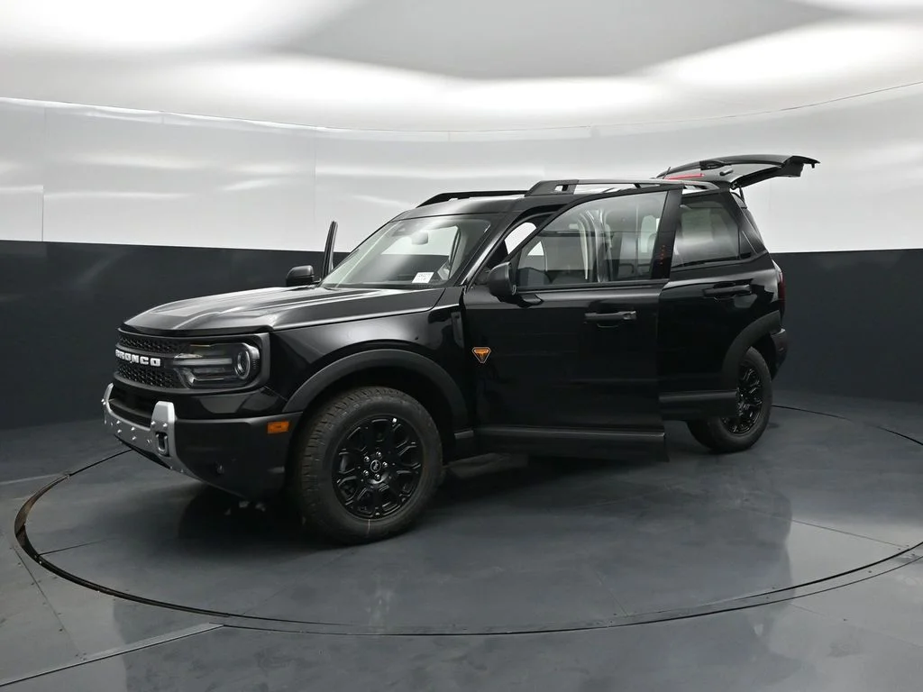New 2026 Shadow Black Ford Badlands image 27