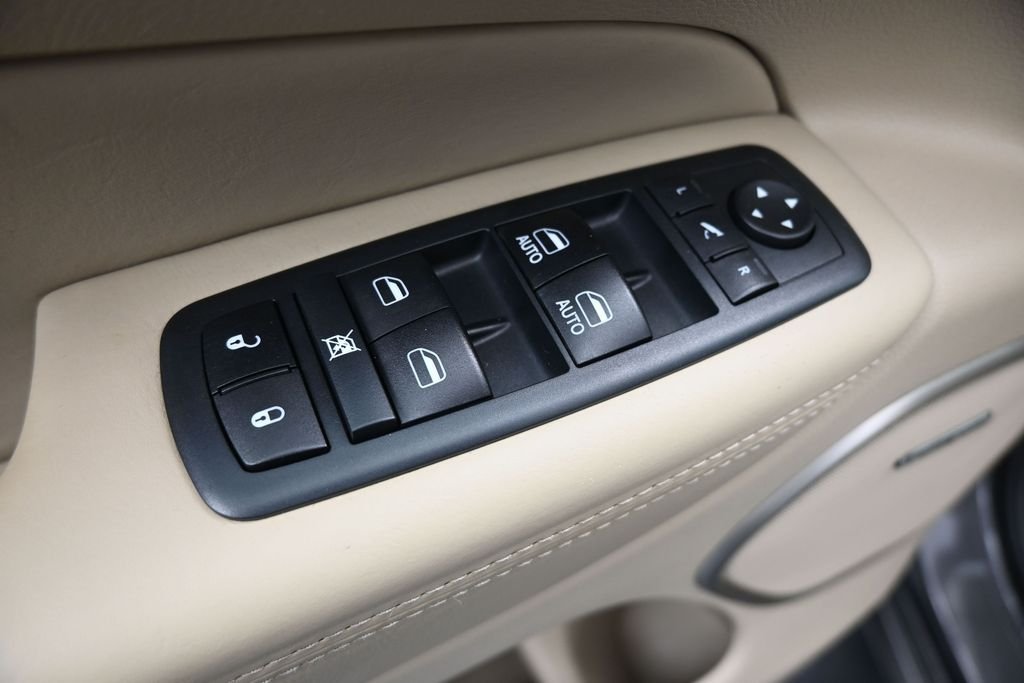 Used 2017 Gray Jeep Overland image 13
