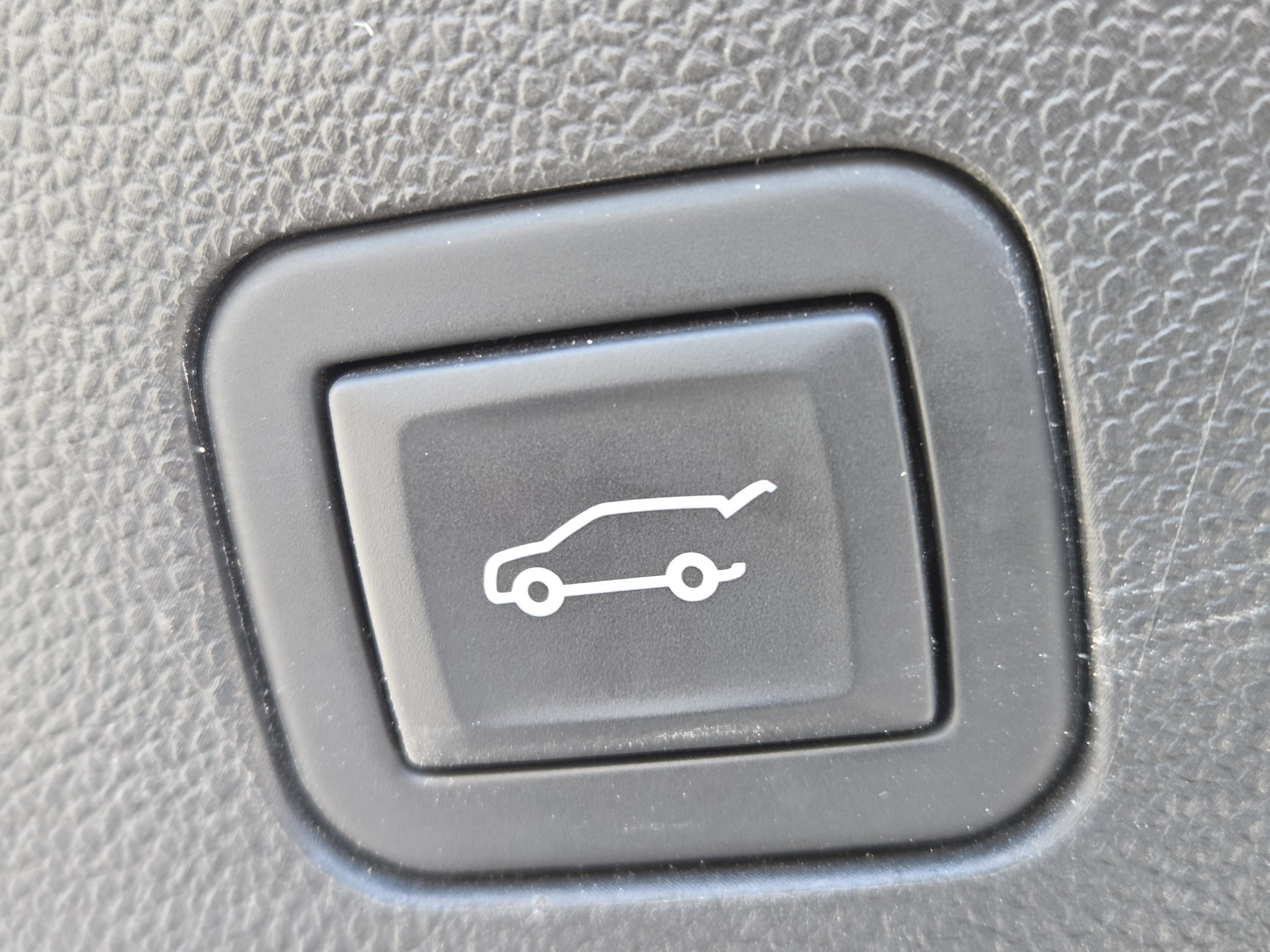 Used 2023 Silver Sage Metallic Chevrolet Premier image 36