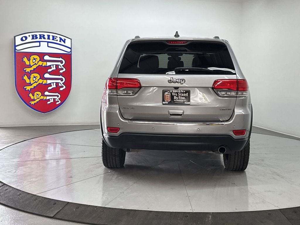 Used 2018 Billet Silver Metallic Jeep Limited image 11