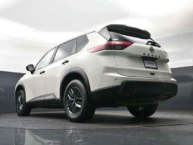 Used 2024 Glacier White Nissan S image 29