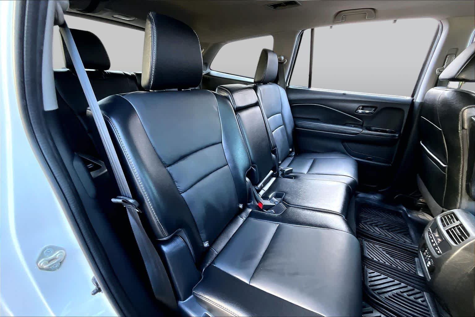 Used 2018 White Diamond Pearl Honda Touring image 20