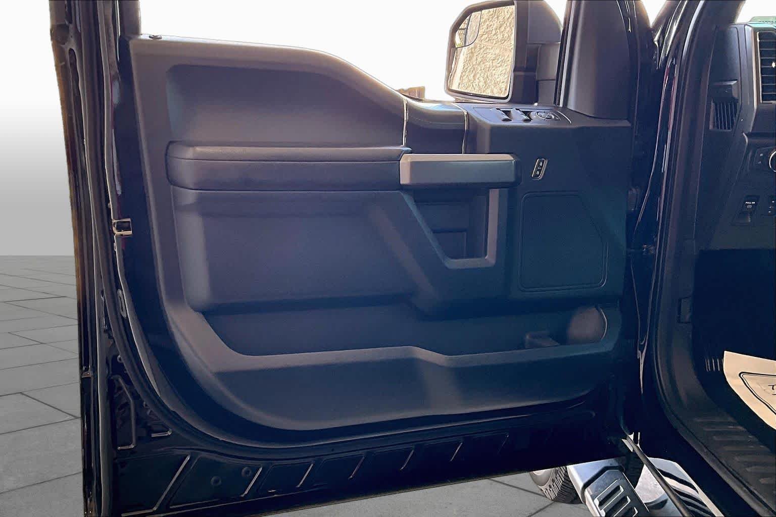 Used 2019 Agate Black Ford XLT image 22