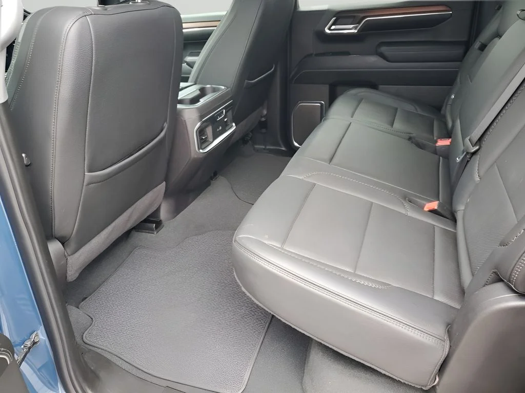 Used 2024  GMC Denali image 20