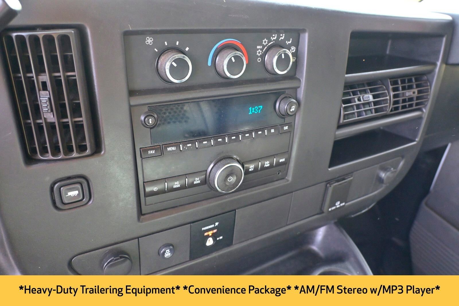 2017 Gmc Savana 2500 Cargo photo 2