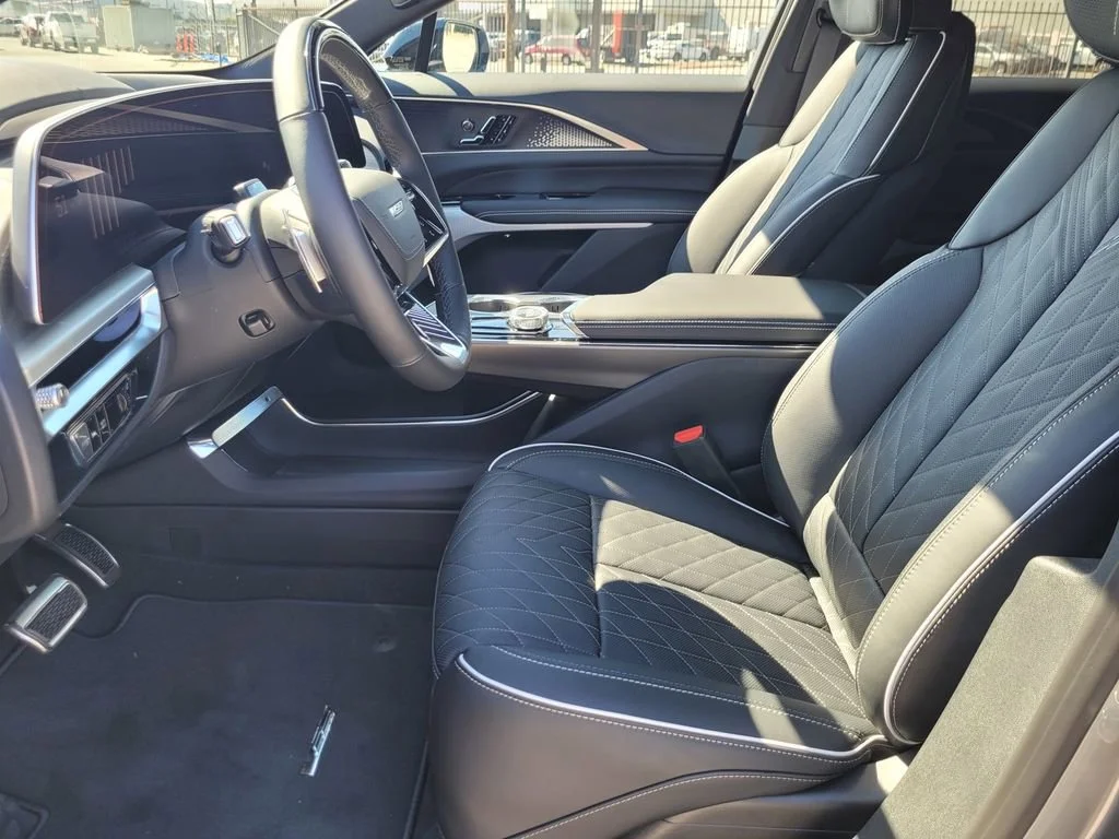 2026 Cadillac LYRIQ V Premium - Photo 11