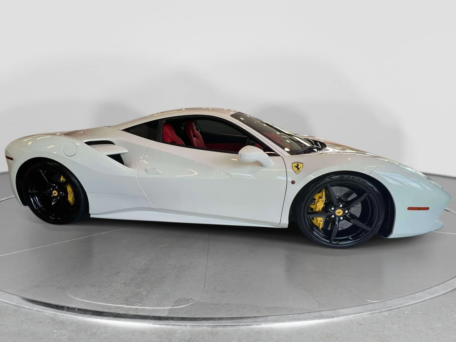 Used 2019 White Ferrari  image 5