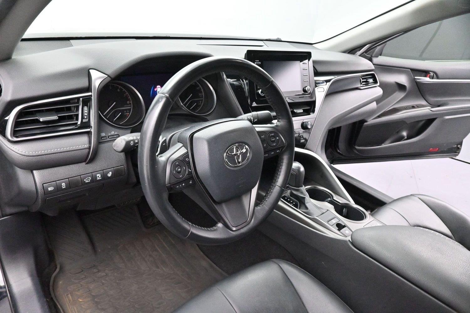 Used 2021 Midnight Black Metallic Toyota SE image 14